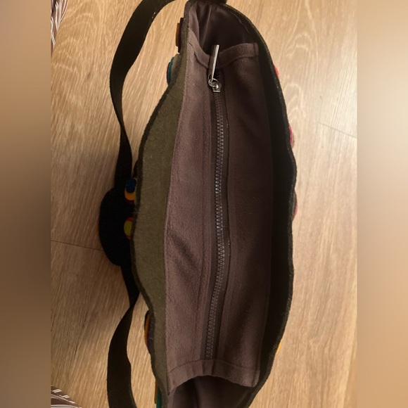 Handmade Peruvian Colorful Polka Dot Handbag made with sheep’s wool felt - Picture 5 of 8